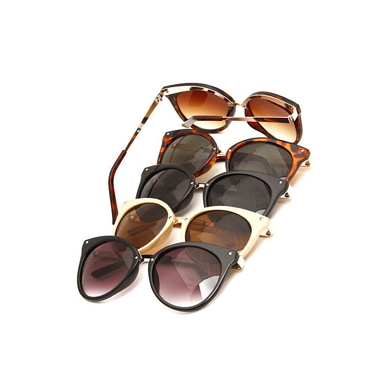 Chic Sunglasses - Jewelry Buzz Box
 - 2